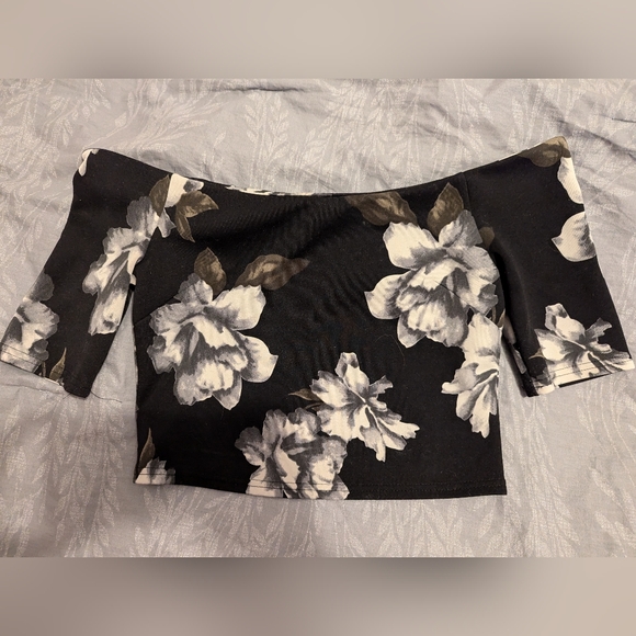 Floral crop top - Picture 1 of 3